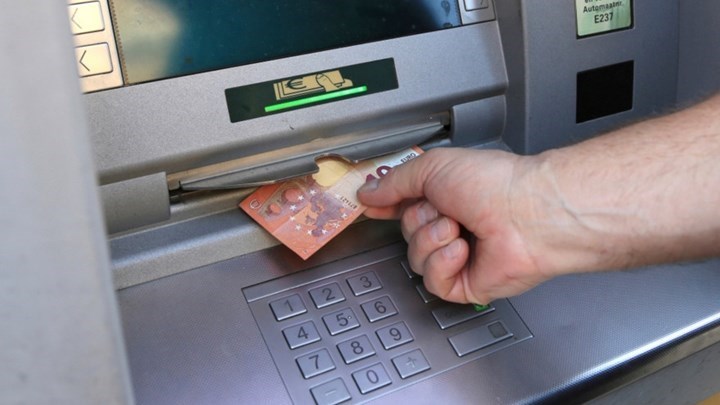 Αυξάνεται το όριο για οφειλέτες με ληξιπρόθεσμα χρέη