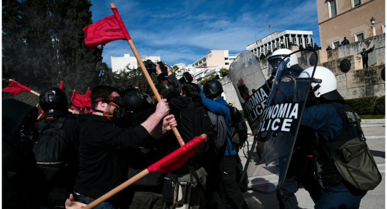 Πανεκπαιδευτικά συλλαλητήρια: Ένταση και χημικά σε Αθήνα και Θεσσαλονίκη