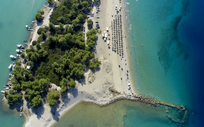 Θεοχάρης: Καταστρώνουμε σχέδιο για το πώς θα ανοίξει ο τουρισμός