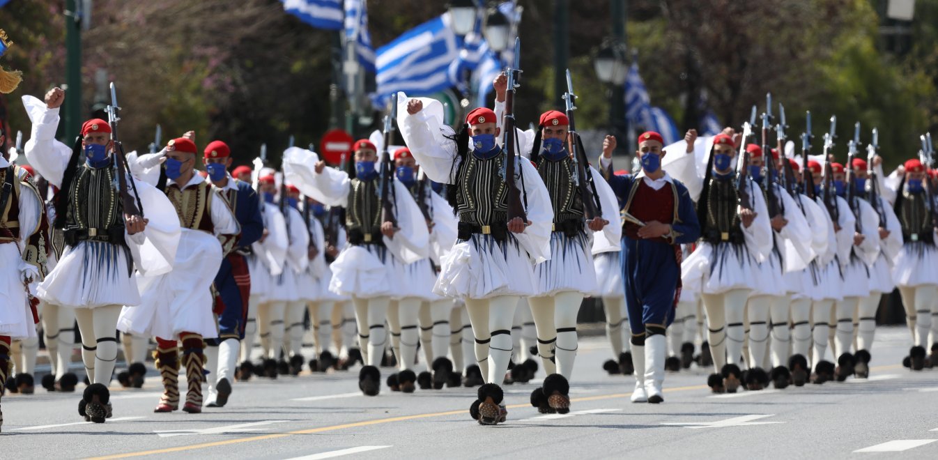 Οι τσολιάδες χτυπάνε τα τσαρούχια για να ακούν οι νεκροί
