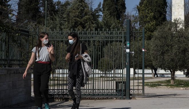 Lockdown: Χωρίς αποφάσεις η συνεδρίαση των ειδικών - Η σκέψη για τα σχολεία
