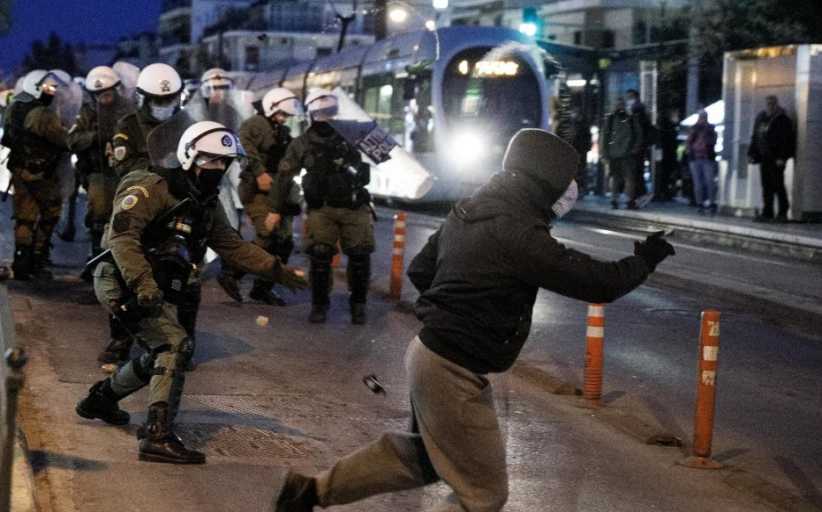 Ετσι ξεκίνησαν τα επεισόδια στη Νέα Σμύρνη