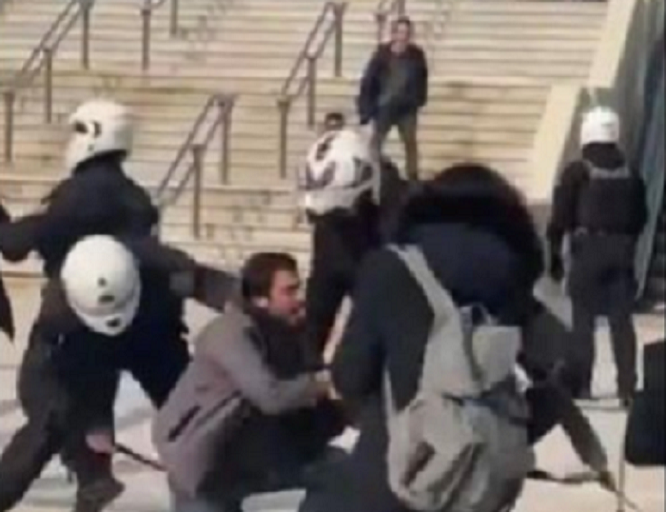Νέα Σμύρνη: Βίντεο καταγράφει το κρεσέντο  της αστυνομικής βίας