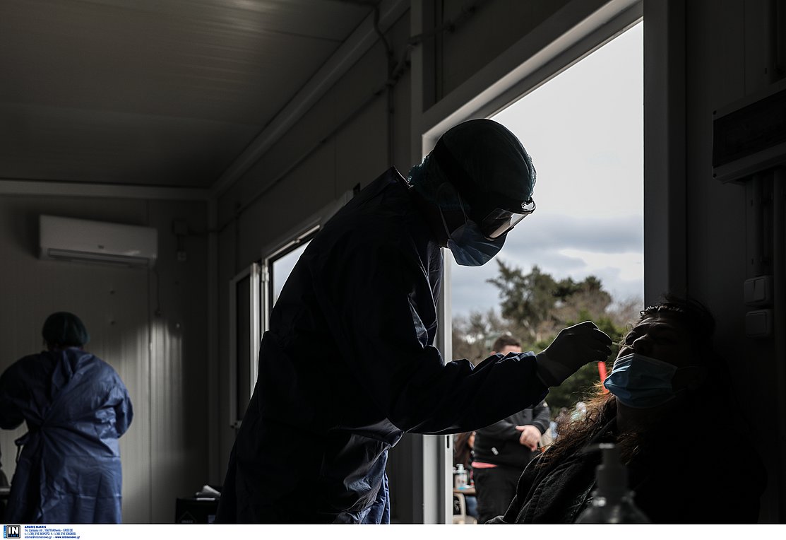 759 διασωληνωμένοι και 73 νεκροί σε 24 ώρες - 1.866 νέα κρούσματα