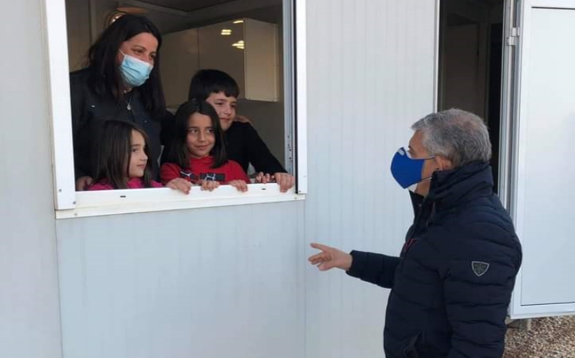197 οικογένειες εγκαταστάθηκαν σε οικίσκους και τροχόσπιτα ένα μήνα μετά τον καταστροφικό σεισμό