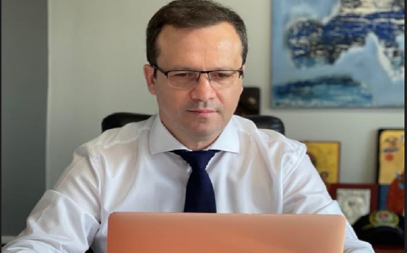 Eφ’ όλης της ύλης συνέντευξη από τον Θανάση Λιούτα