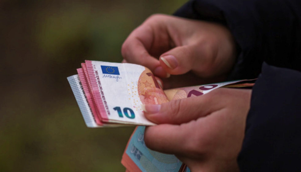 Ένα στα τέσσερα νοικοκυριά δεν μπορεί να ανταποκριθεί σε βασικές υποχρεώσεις...