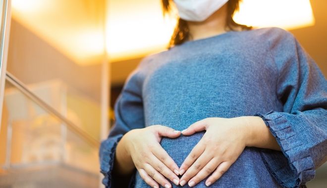 Εμβόλιο και εγκυμοσύνη: Υπό εξέταση AstraZeneca και Johnson & Johnson