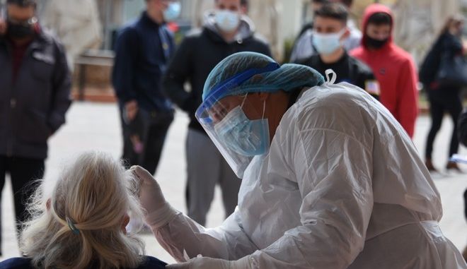 3015 νέα κρούσματα σήμερα στην Ελλάδα - 86 νεκροί και 831 διασωληνώσεις