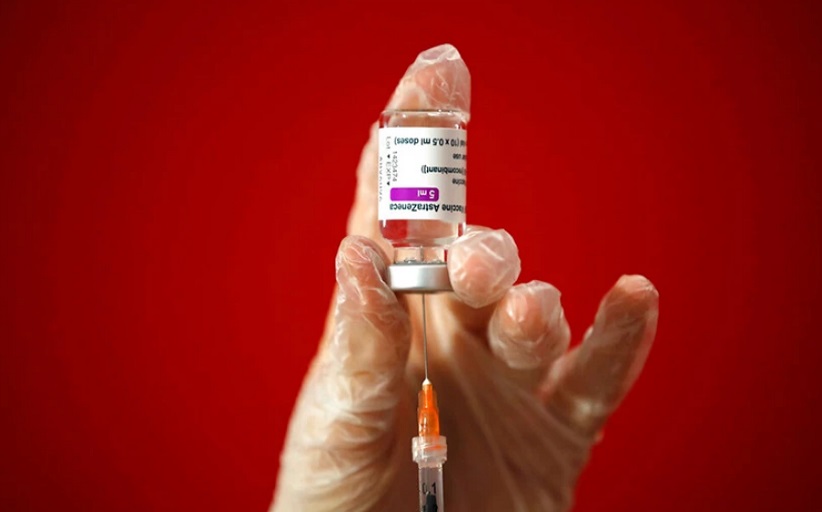 Μόσιαλος για εμβόλιο Astrazeneca και θρομβώσεις