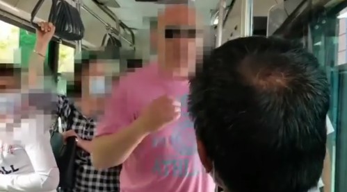 Ρατσιστική επίθεση «Εδώ κάνω κουμάντο εγώ»