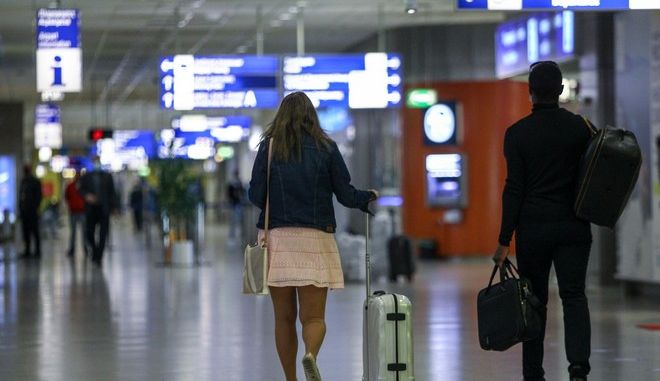 ΗΠΑ: Χαλαρώνουν οι ταξιδιωτικές συστάσεις για την Ελλάδα