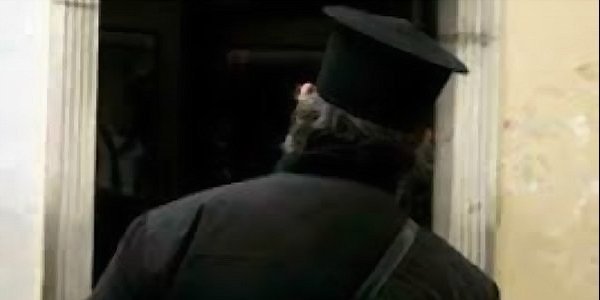 Αγρίνιο: Χειροπέδες σε ιερέα για βιασμό ανηλίκου – Βρέθηκε παιδική πορνογραφία στον υπολογιστή του