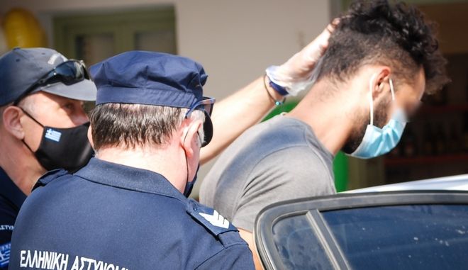Φολέγανδρος: Ο 30χρονος χτύπησε και έσυρε τη Γαρυφαλλιά στα βράχια πριν τη ρίξει στη θάλασσα