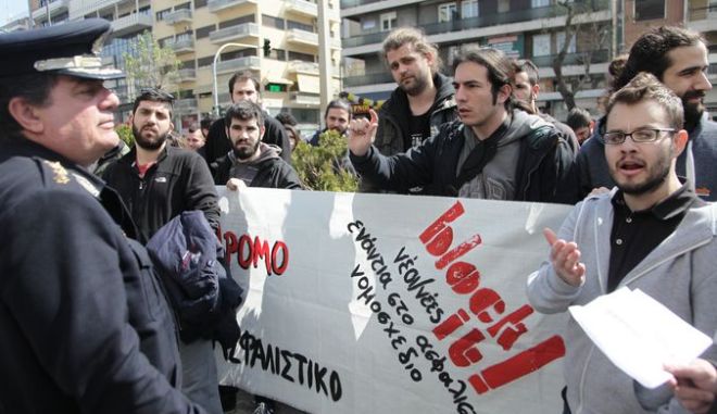 Ανεργία: Στο 17% τον Απρίλιο - Καλπάζει στους νέους μέχρι 24 ετών