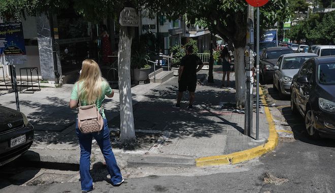 Ζωγράφου: Άνδρας μαχαίρωσε περαστικούς