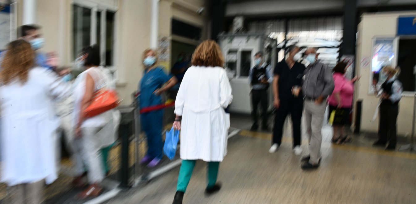 Βόρεια Ελλάδα: Πόσοι ανεμβολίαστοι υγειονομικοί βγήκαν σε αναστολή