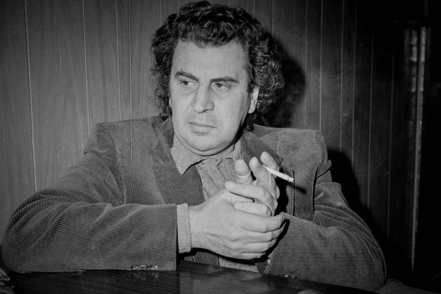 Μίκης Θεοδωράκης: «Μύλος» με την κηδεία του