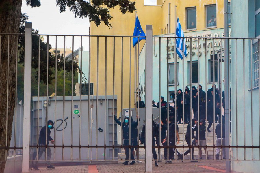 Επιθέσεις ακροδεξιών: Με εντολή του εισαγγελέα του Αρείου Πάγου, ψάχνουν για εγκληματική οργάνωση