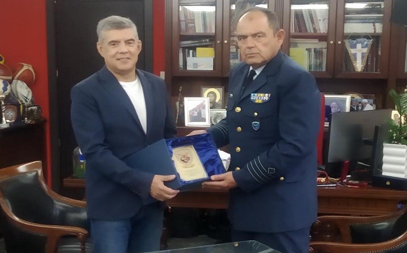 Συνάντηση του Περιφερειάρχη Θεσσαλίας Κώστα Αγοραστού  με το Διοικητή της ΔΑΚ Σμήναρχο Ταμπάνα