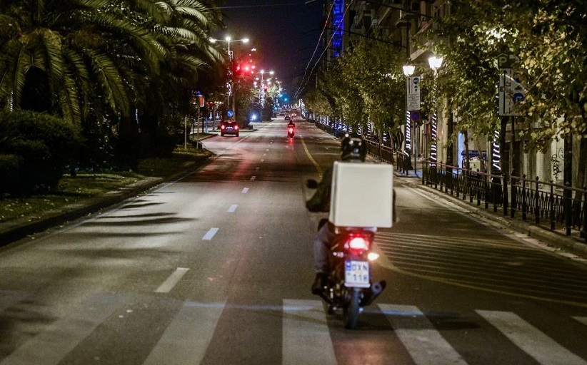 Τραγωδία στην άσφαλτο με νεκρό ντελιβερά