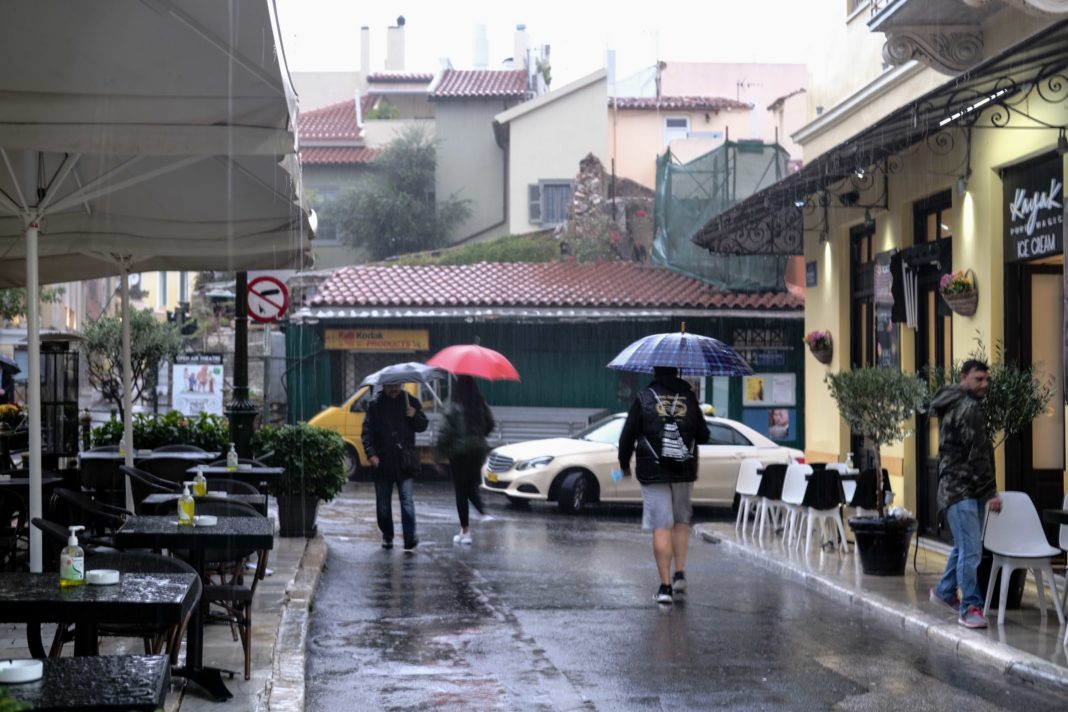Διαδοχικά κύματα κακοκαιρίας έως τη Δευτέρα