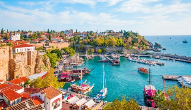 Έσπασε κάθε ρεκόρ στον τουρισμό η Αττάλεια