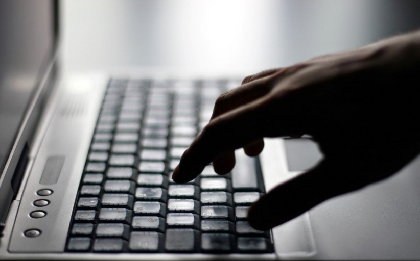 Η «τρομοκρατία» των trolls: «Δολοφονίες χαρακτήρων» με 100 ευρώ!