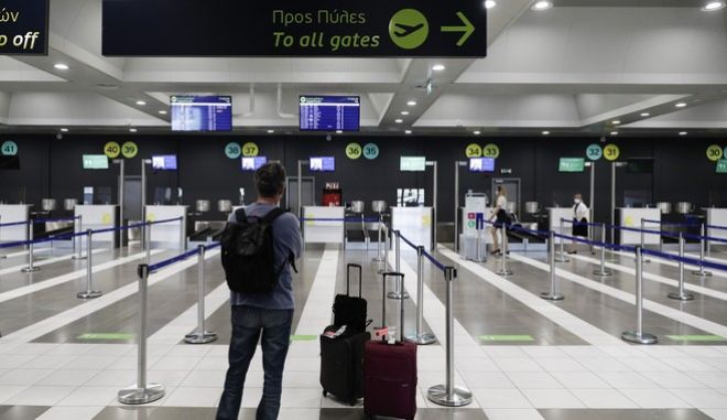 Μόνο αναγκαίες πτήσεις από νότια Αφρική, τρία τεστ και δεκαήμερη καραντίνα