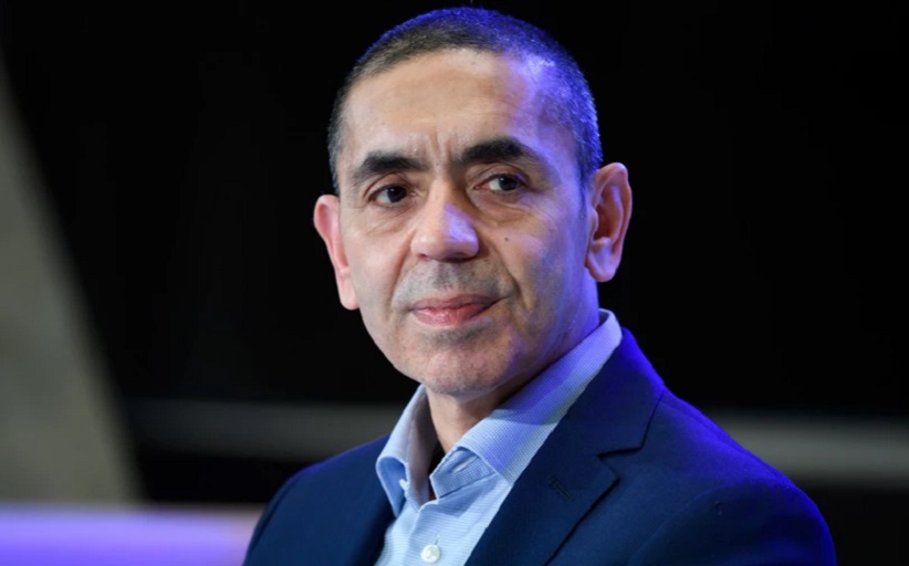 Μετάλλαξη Όμικρον: «Μην πανικοβάλλεστε, τα εμβόλια προστατεύουν από την παραλλαγή», λέει ο ιδρυτής της BioNTech
