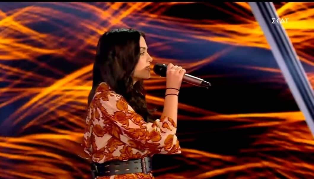 Μαγεύει με τη φωνή της η Ευη Κουλκουβίνη