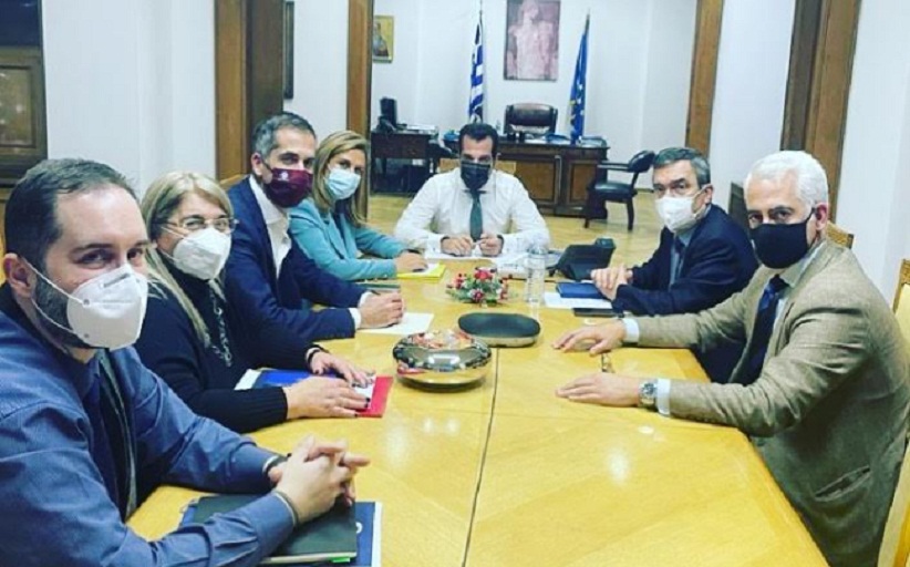 Με Πλεύρη, Ράπτη, Οικονόμου, Μπακογιάννη ο Λιάπης για την υπογραφή της Υπουργικής Απόφασης για τη Ναλοξόνη. 