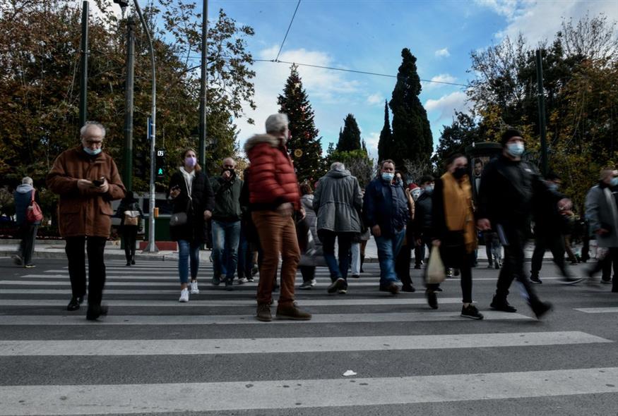 Κορονοϊός: 35.580 νέα κρούσματα σήμερα, 72 θάνατοι, 636 διασωληνωμένοι
