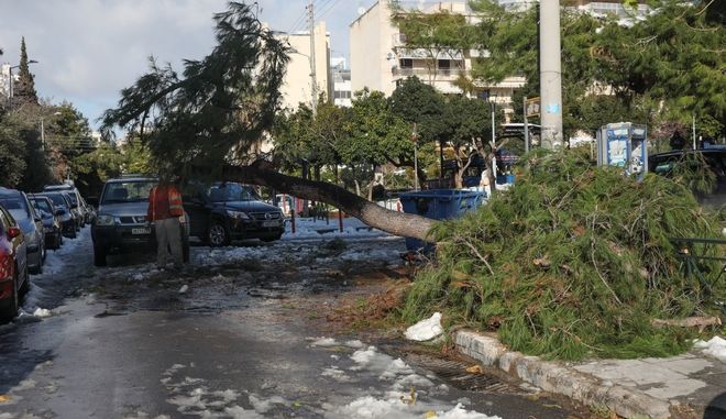 Ξεχειλίζει η οργή - Τρίτη μέρα χωρίς ρεύμα και θέρμανση