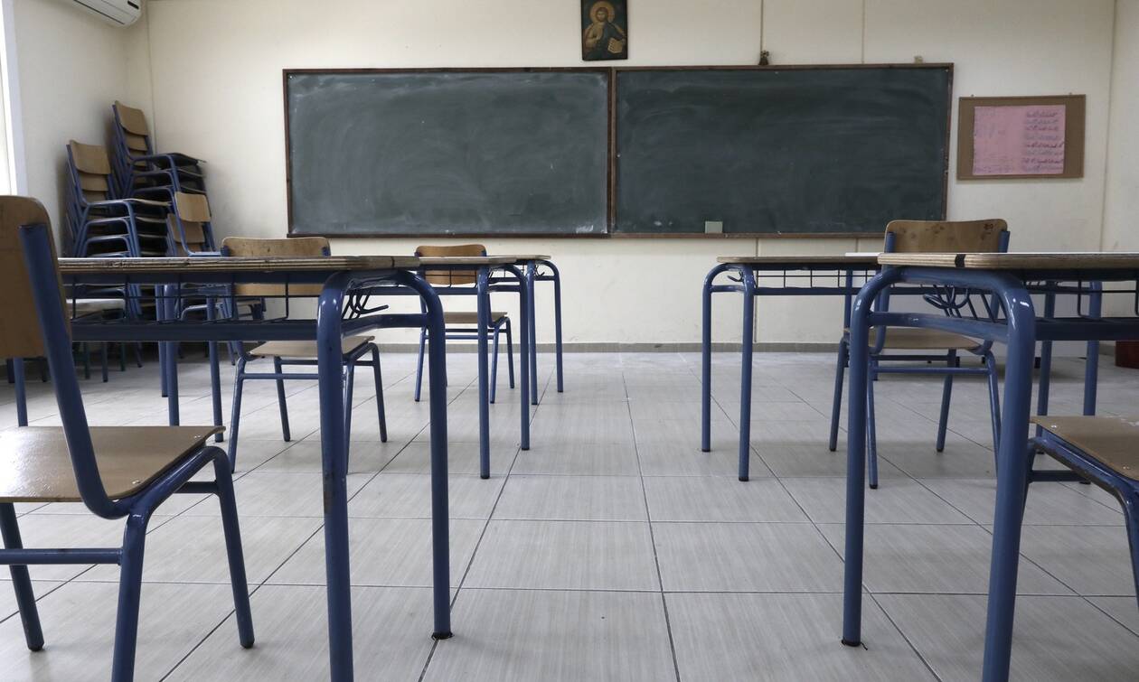 Βασιλακόπουλος: Αντί να κλείνει η χώρα να “κλείνονται” οι ανεμβολίαστοι