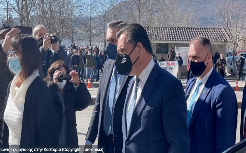 Αποδοκίμασαν Γεωργιάδη στην Καστοριά - «Ο μισθός υπουργού είναι μηδέν»