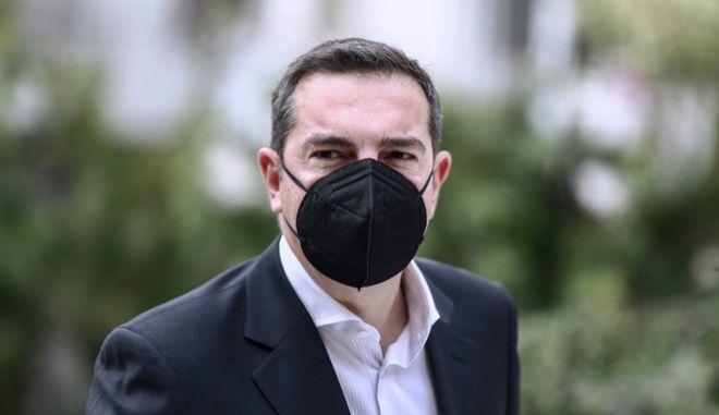 Τσίπρας για 6,7 δισ. απευθείας αναθέσεις: 