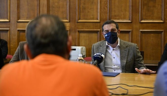 Τσίπρας: Ακρίβεια και επίθεση στα εργασιακά δικαιώματα προμηνύουν κοινωνική έκρηξη