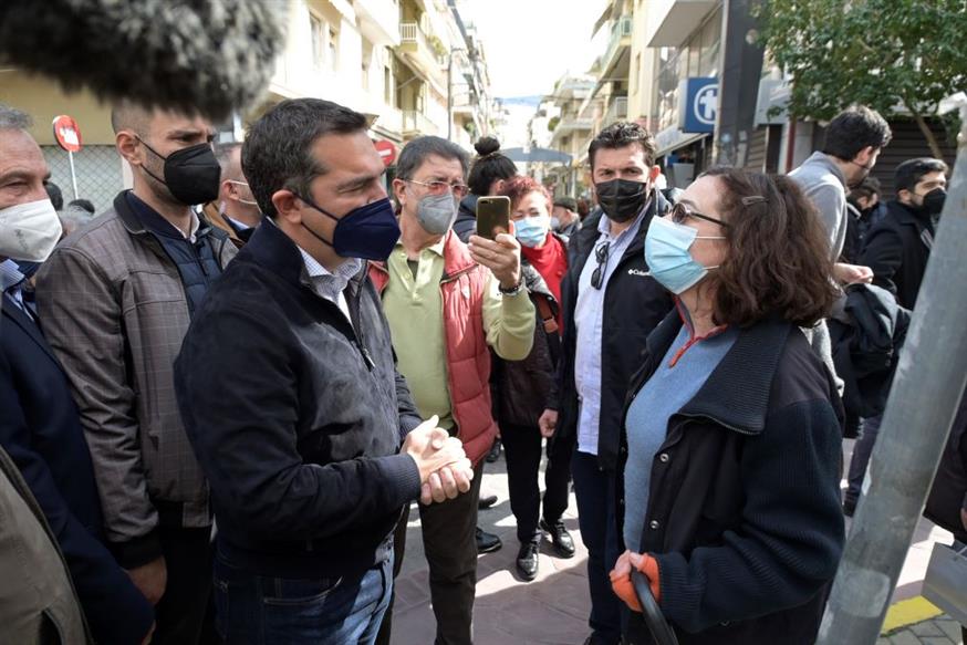 Τσίπρας: Κλεισμένος σε γυάλινο κλουβί ο Μητσοτάκης