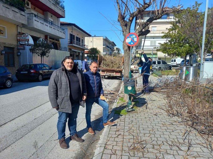 Εργασίες καλλωπισμού εντός της Καλαμπάκας