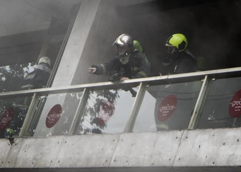 Λάρισα: Δύο ηλικιωμένοι νεκροί από αναθυμιάσεις - Ξέσπασε φωτιά στο σπίτι