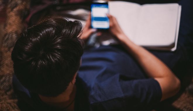 Μελίσσια: Άγριος ξυλοδαρμός 16χρονου από έξι συνομηλικούς του για ένα SMS