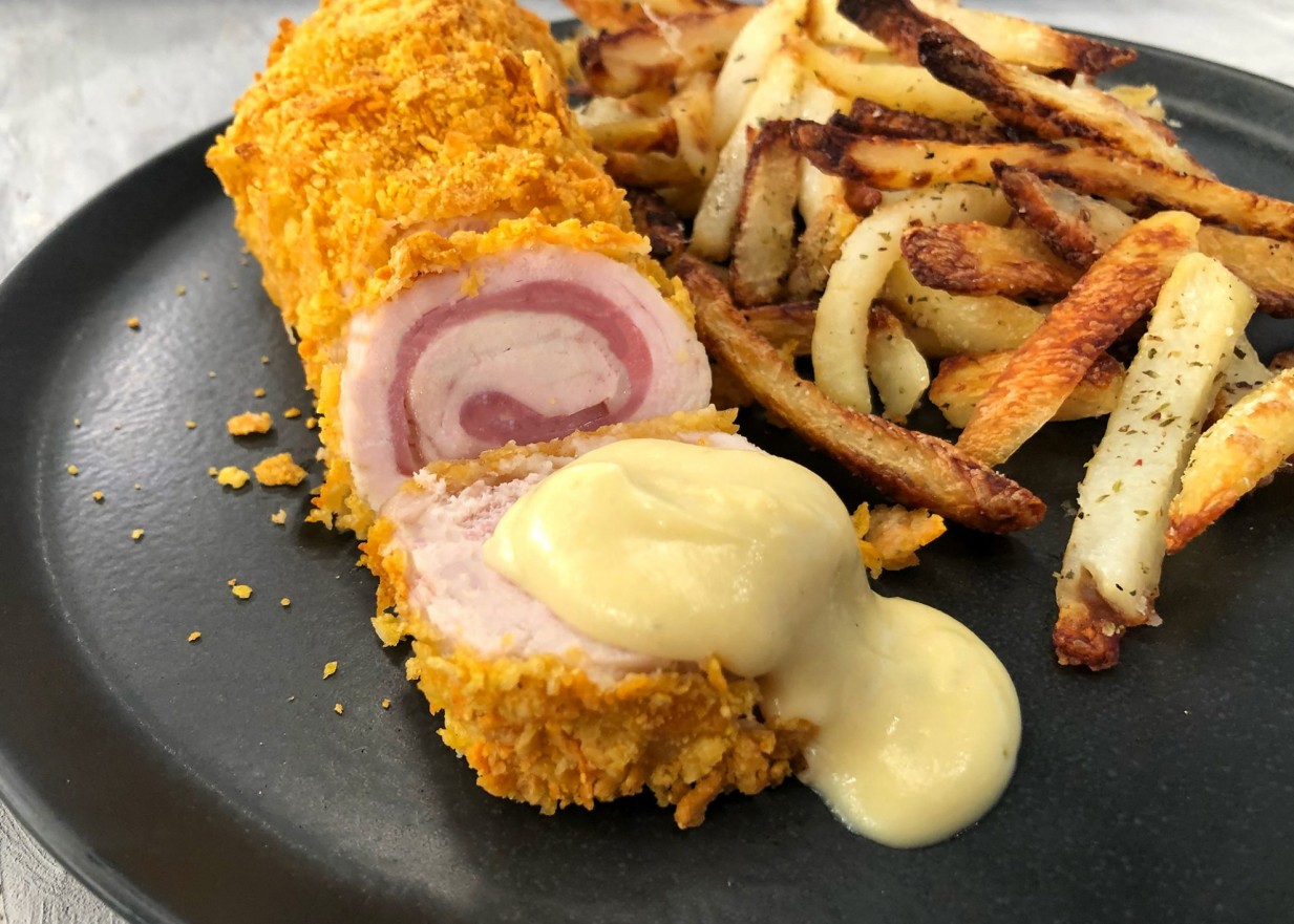 Κοτόπουλο Cordon Bleu με Πατάτες σαν Τηγανητές