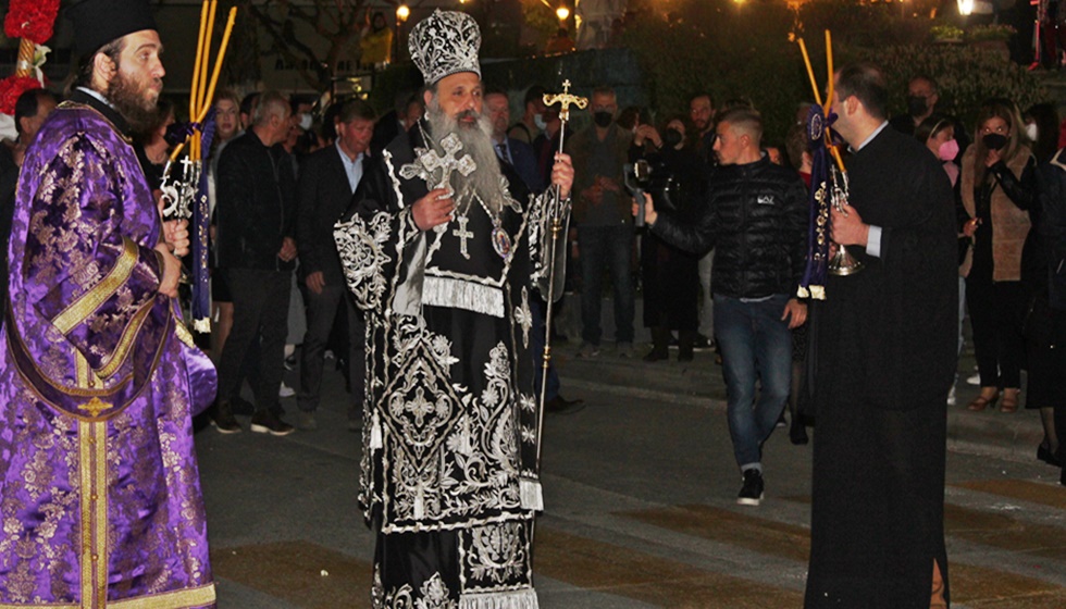 Με θρησκευτική κατάνυξη πραγματοποιήθηκε η περιφορά των Επιταφίων στην Καλαμπάκα