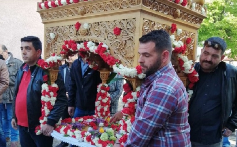 Άγιος Δημήτριος: «Ω γλυκύ μου έαρ»