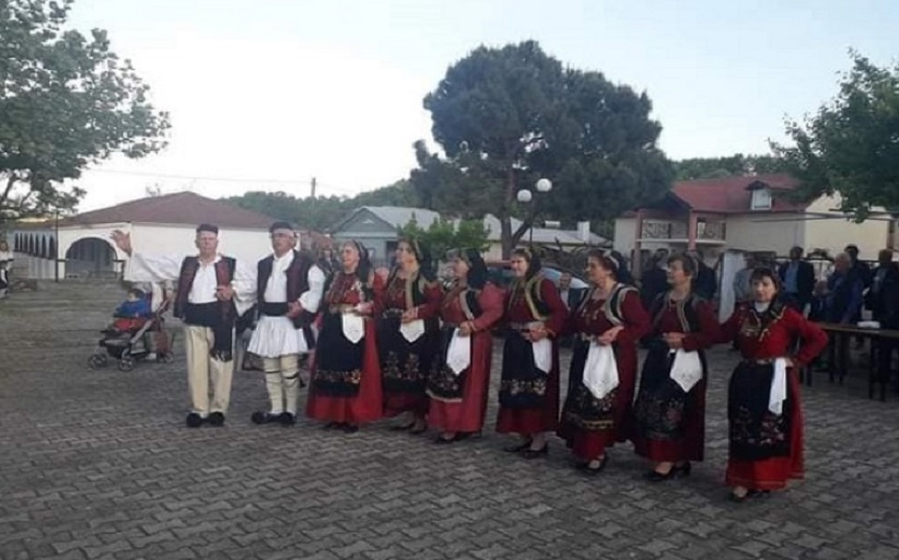 Παραδοσιακό γλέντι στον Ξηρόκαμπο μετά τον Εσπερινό της Αγάπης