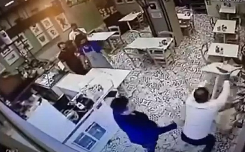 Γυαλιά - καρφιά σε γνωστό πατσατζίδικο