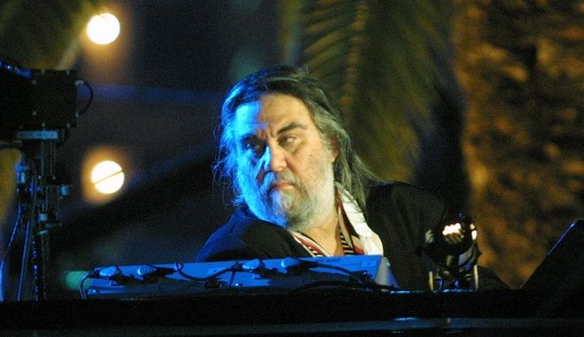 Πέθανε στο Παρίσι σε ηλικία 79 ετών ο Βαγγέλης Παπαθανασίου