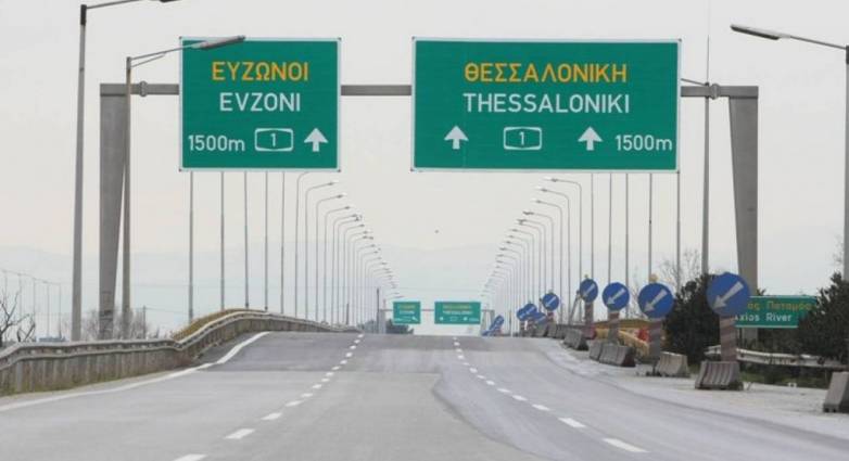 Σταμάτησε στη ΛΕΑ για να μιλήσει στο κινητό εμβολίστηκε από άλλο αυτοκίνητο και σκοτώθηκε