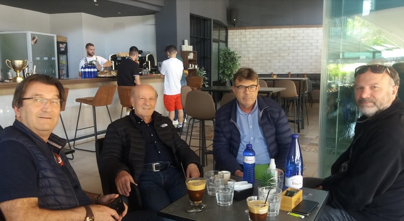 Ευκαιρία για ένα καλαμπακιώτικο καφεδάκι...